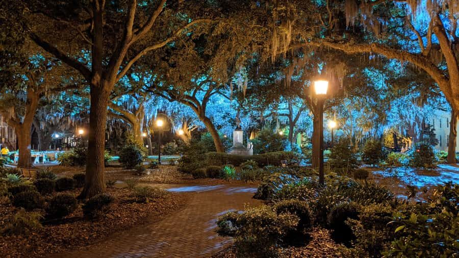 Savannah: Haunts and Horror - The Hell Cat Ghost Tour - The Itinerary and Stops