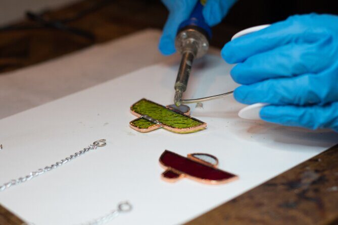 Stained Glass Workshop in Brooklyn, New York - Who Should Book This Workshop?