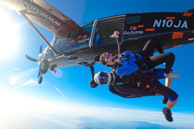 Tandem Skydiving with GoJump in Hawaii - Who Should Consider This Tour?