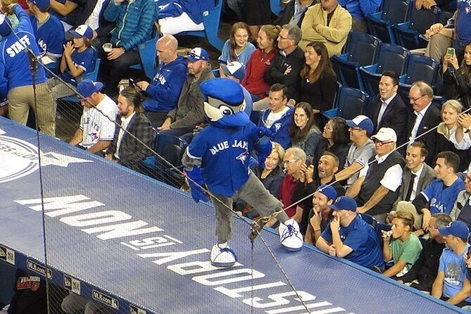 Toronto Blue Jays Baseball Game at Rogers Centre - Is This Tour Right for You?