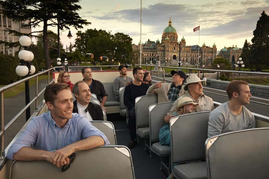 Victoria: Evening Hop-On Hop-Off City Sightseeing Tour - What to Expect During the Tour