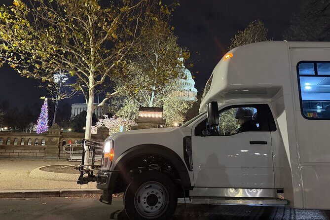 Washington, DC: National Christmas Tree & Holiday Lights Bus Tour - A Detailed Look at the Holiday Lights Bus Tour