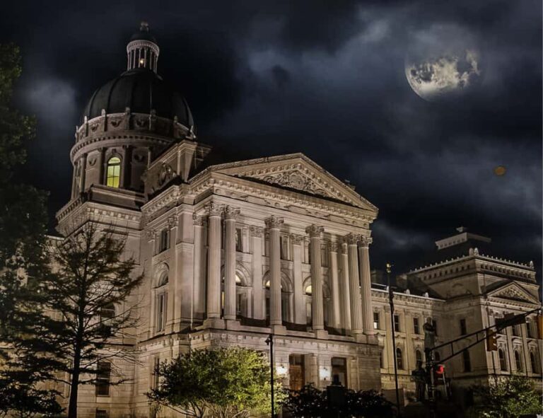 Wicked Wraiths of White River: Indianapolis Ghost Tour - A Walk Through Indianapolis’s Haunted Heart
