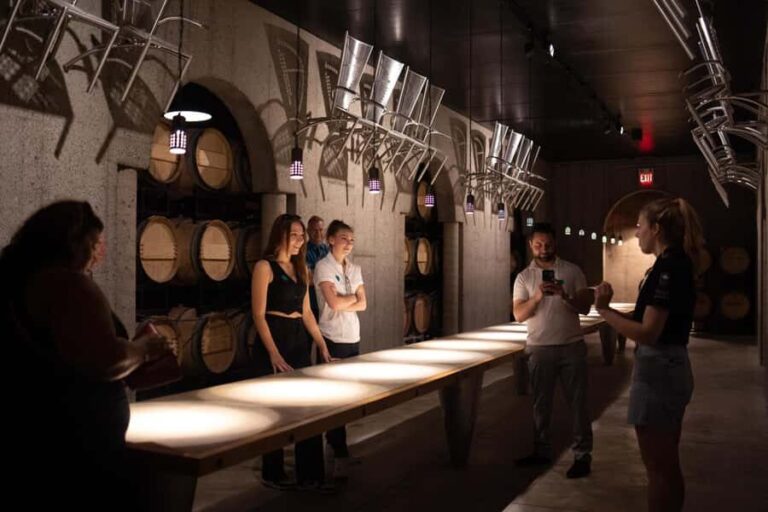 Wine Tour with Lunch in Niagara-on-the-Lake - An In-Depth Look at the Niagara-on-the-Lake Wine Tour Experience