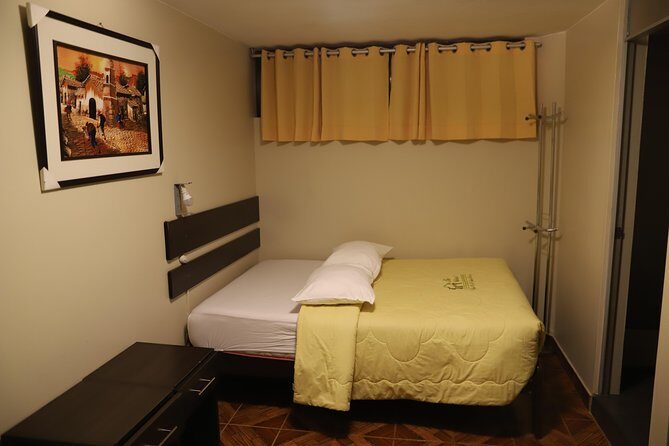 2-Day Tour to Machu Picchu by Minivan - Accommodation and Meals: Comfort on a Budget