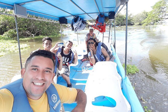 2 full days tour Granada + Lava+Leon area - Wandering the Streets of Granada