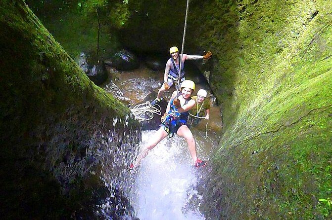 Canyoning in waterfalls and Zipline cable near La Fortuna - The Canyoning and Waterfall Rappelling