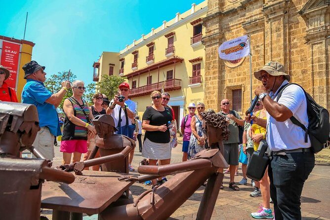 Cartagena: City Tour Hop On Hop Off - Bus Turistico de 2 pisos - Who Should Consider This Tour?