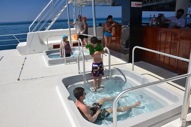 Catamaran Ocean King Manuel Antonio - Authentic Experiences and Guest Insights