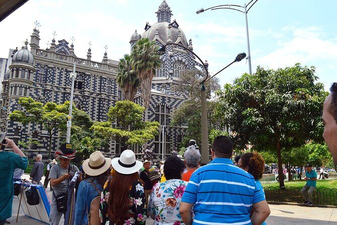 City Tour + Commune 13 Medellin - Why This Tour Works for Travelers