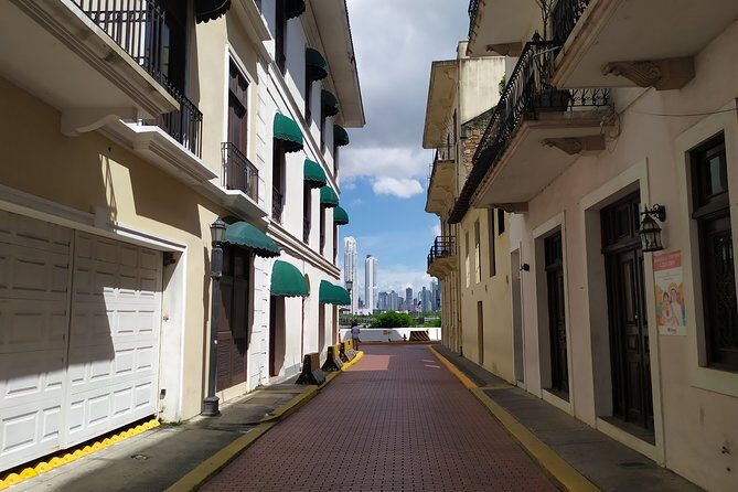 Half day of Panama city and canal tour: shared and private - The Sum Up