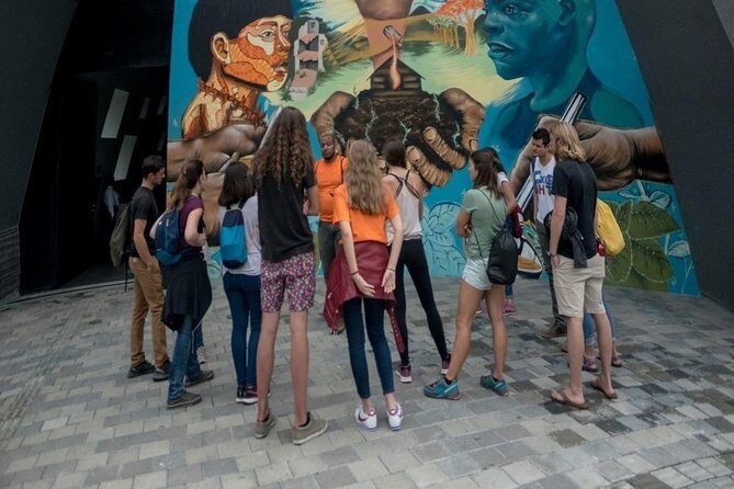 Medellin: Mémoire et Transformation - Une Visite Authentique - A Deep Dive into the Medellín Experience