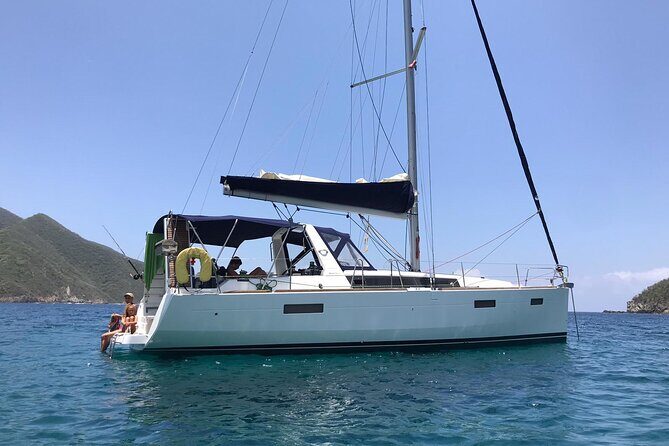 One amazing day in a private recent sailing boat in the Tayrona Park. The best sail trip from Santa Marta! - Practical Considerations and Tips