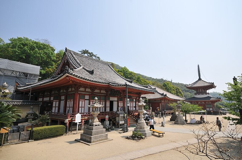 A view of the precincts of Jodo-ji temple, located in Onomic