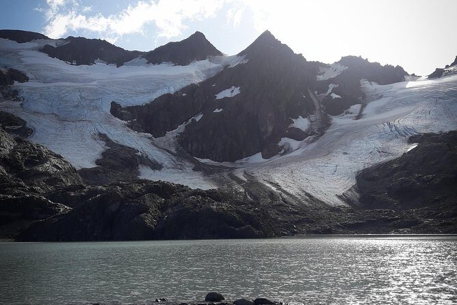 Small group Trekking to Vinciguerra Glacier and Témpanos Lagoon - FAQ
