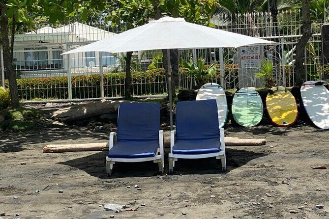 Surf Lesson + Beach day in Jaco Beach! - The Sum Up