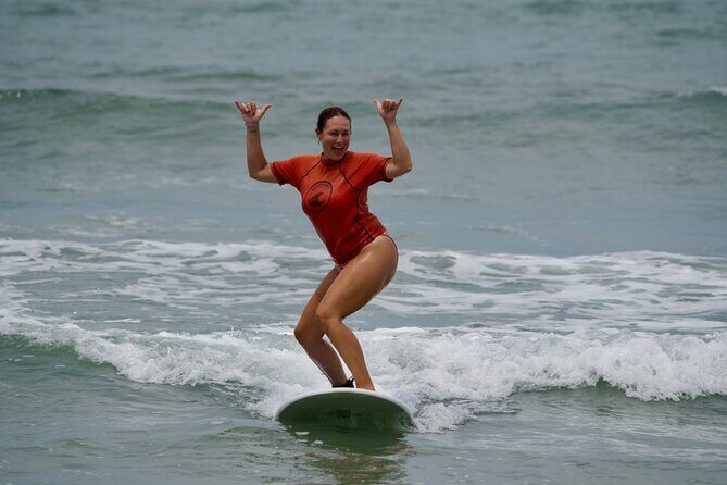 Surf Lessons for the whole family in Playa Sámara - The Details of Surf Lessons in Playa Sámara