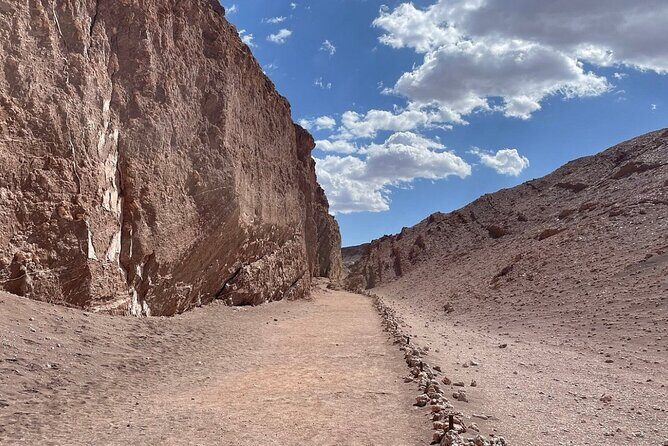 Valley of the Moon in San Pedro de Atacama Guided Tour + Cocktail - A Detailed Look at the Valley of the Moon Guided Tour