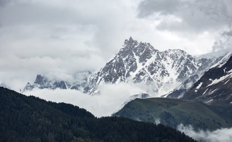 Aiguilles du Midi snow peaks clouds
