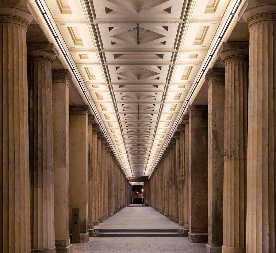 Alte Nationalgalerie Berlin column colonnade