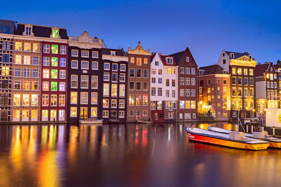 Amsterdam canal area final