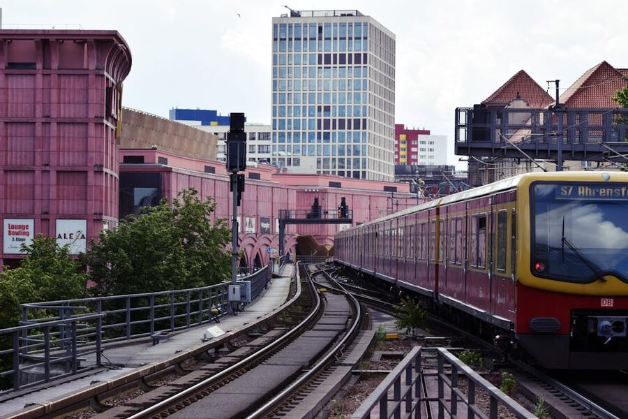 Regional train similar to Nuremberg connections