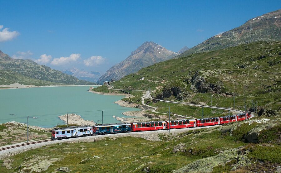 Bernina Express at Lago Bianco