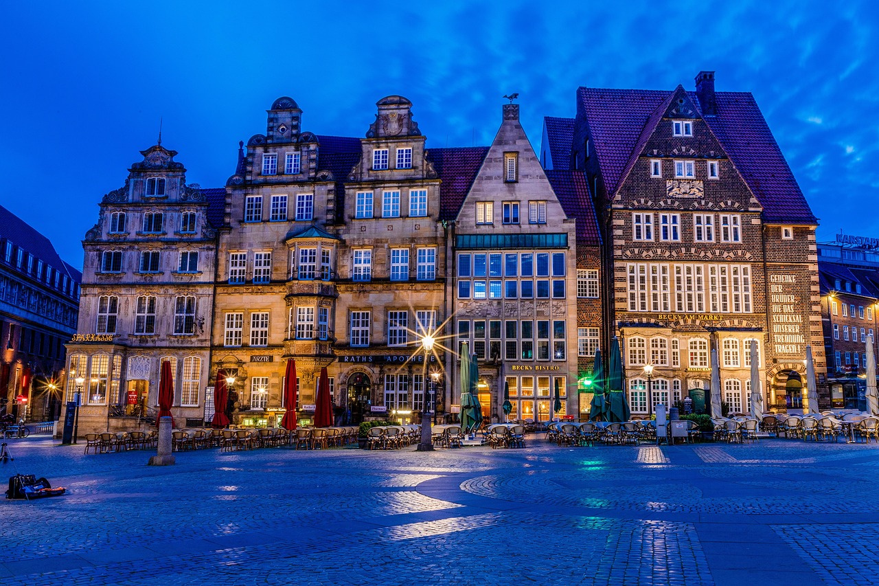 Bremen marketplace and Roland statue during blue hour twilight
