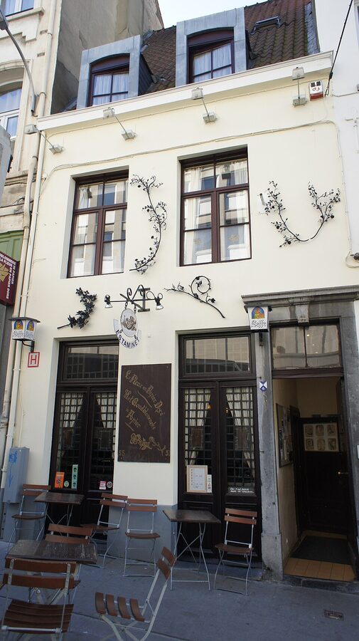 La Fleur en Papier dore historic Brussels pub interior