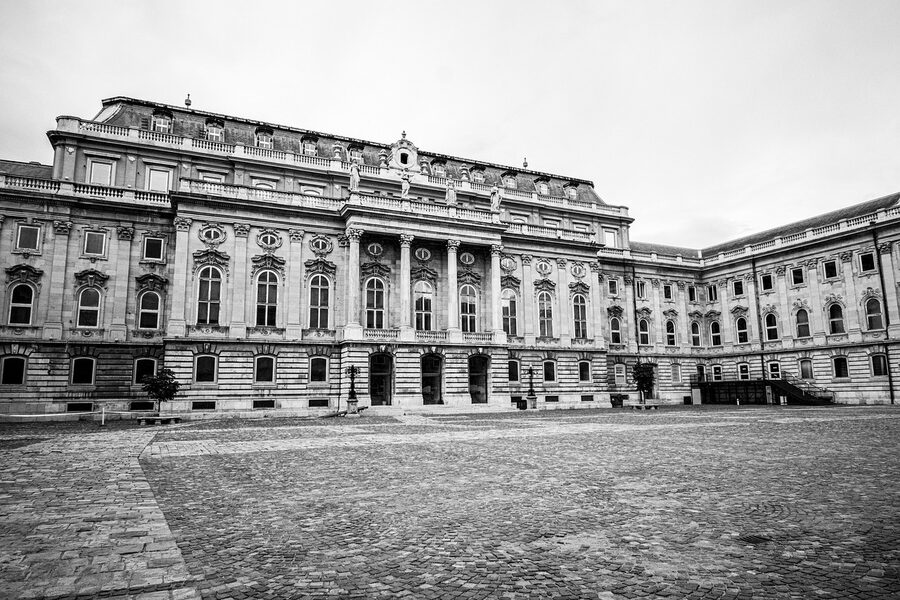 Black and white view of Buda Castle courtyard