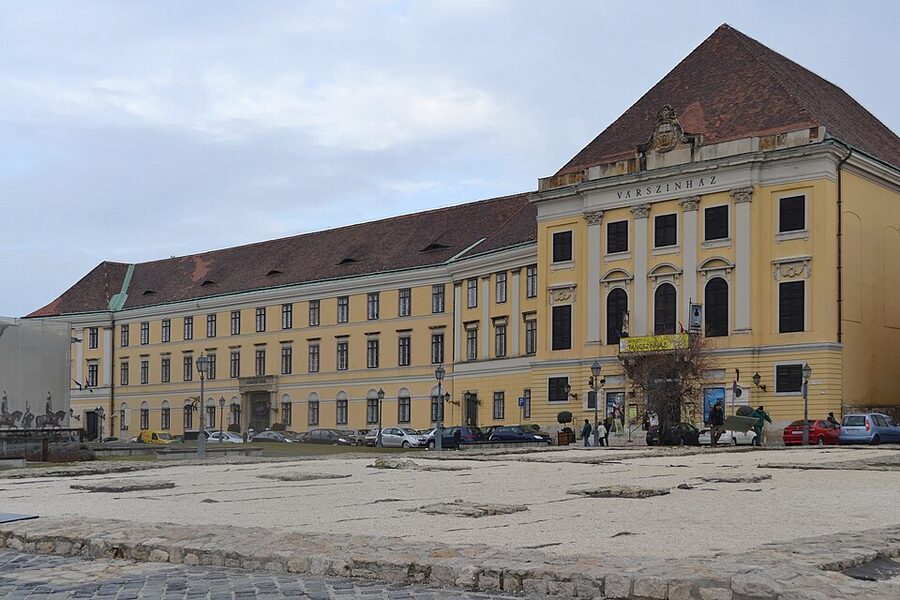 Building facade in Buda Castle District