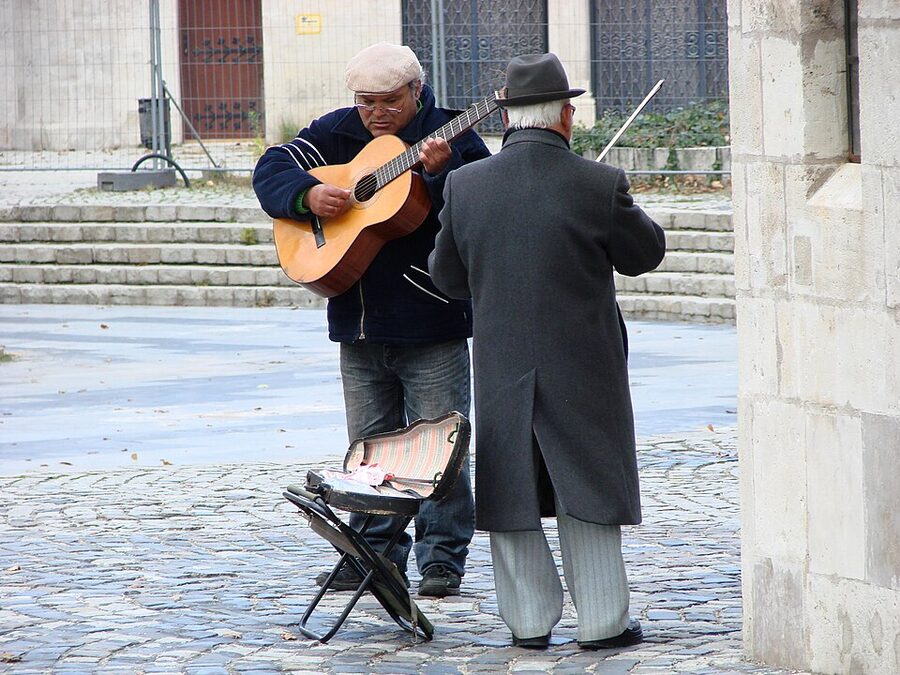 Street musicians playing on Castle Hill near Matthias Church