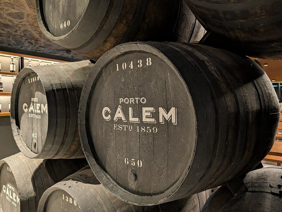 Tasting glasses with port wine at Cálem cellar