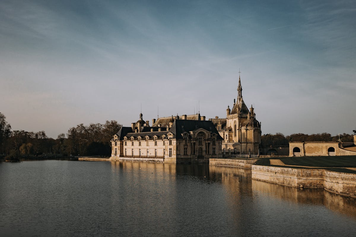 Chateau de Chantilly waterfront architecture view