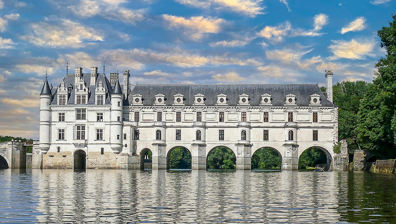 Château de Chenonceau reflected in the River Cher