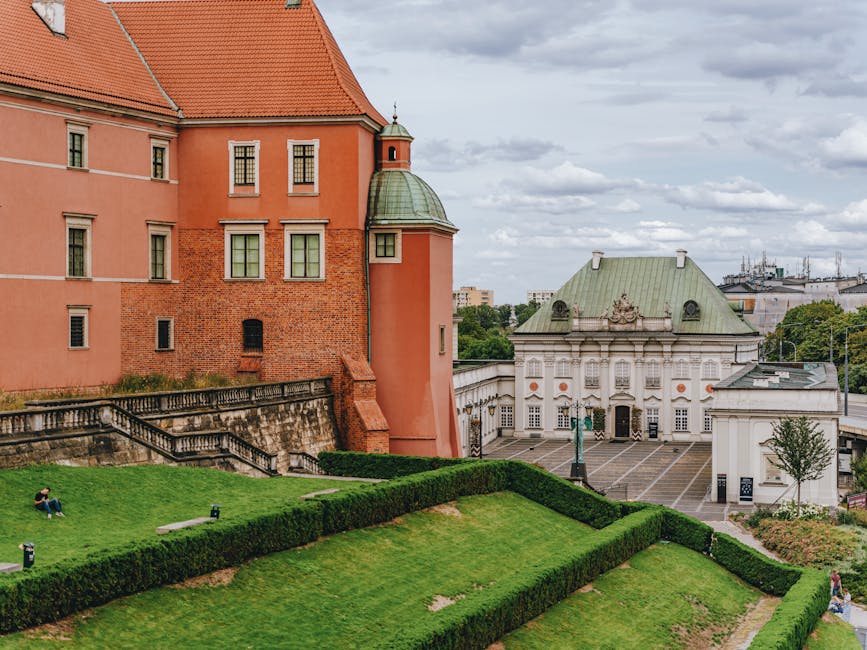 Warsaw Royal Castle facade with gardens
