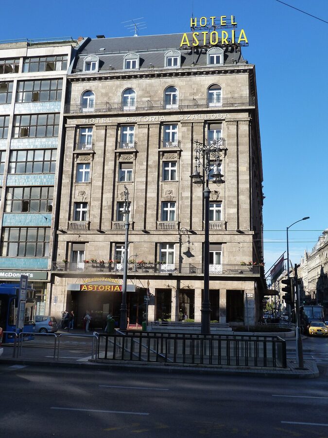 Astoria intersection in central Budapest