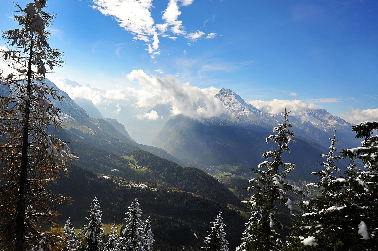 Misty hiking path near Eagle's Nest on the Obersalzberg mountain