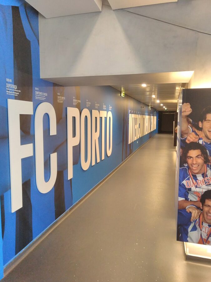 FC Porto Intercontinental champion tunnel walls