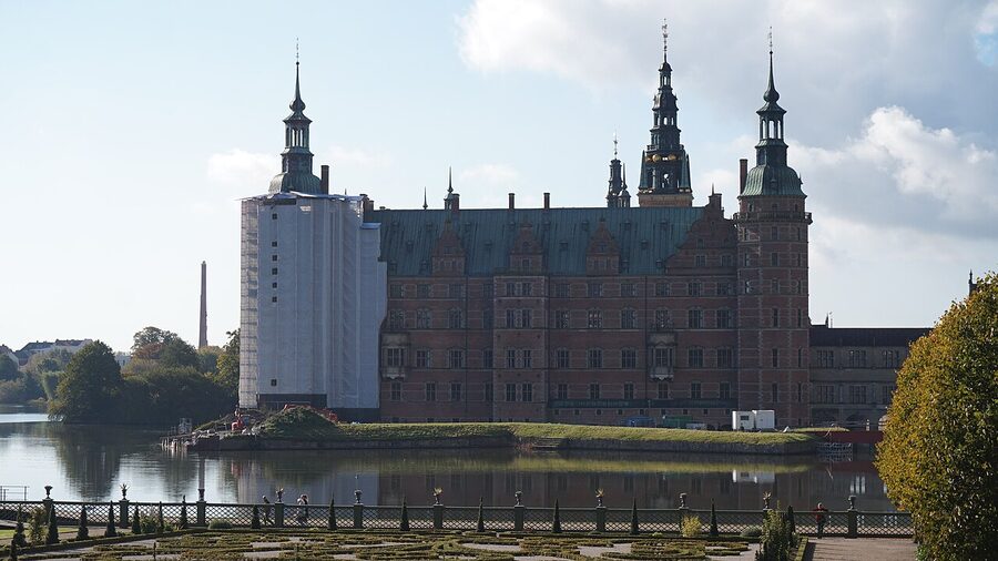 Frederiksborg Castle inner courtyard Renaissance