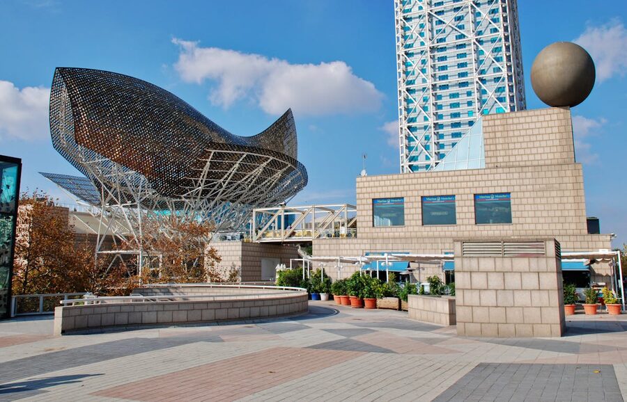 Frank Gehry golden fish sculpture at Port Olimpic Barcelona