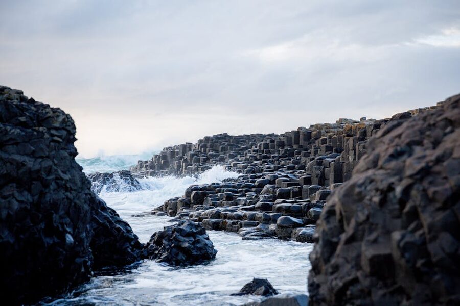 Giants Causeway ocean waves crashing