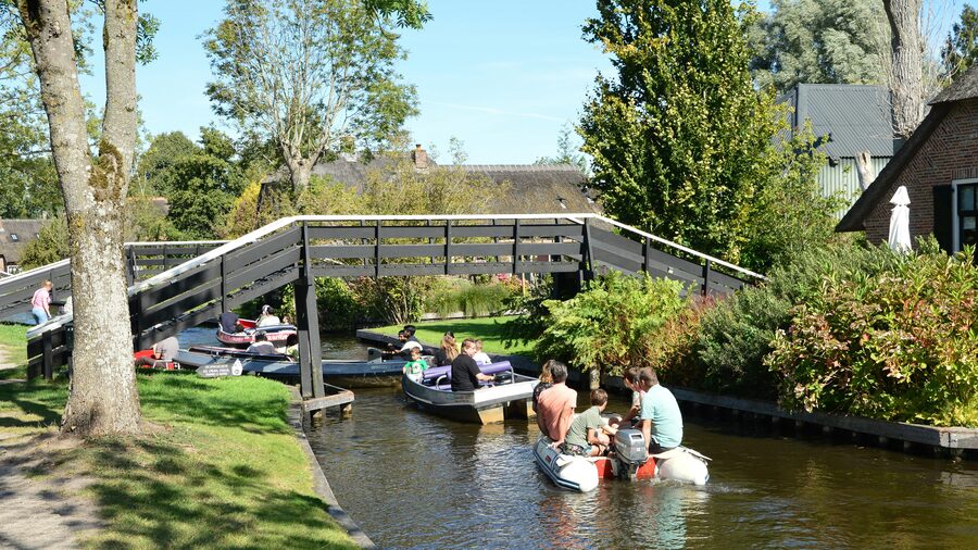 Giethoorn village autumn
