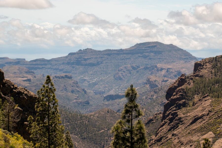 Mountain landscape in Gran Canaria with rocky peaks and cloud cover