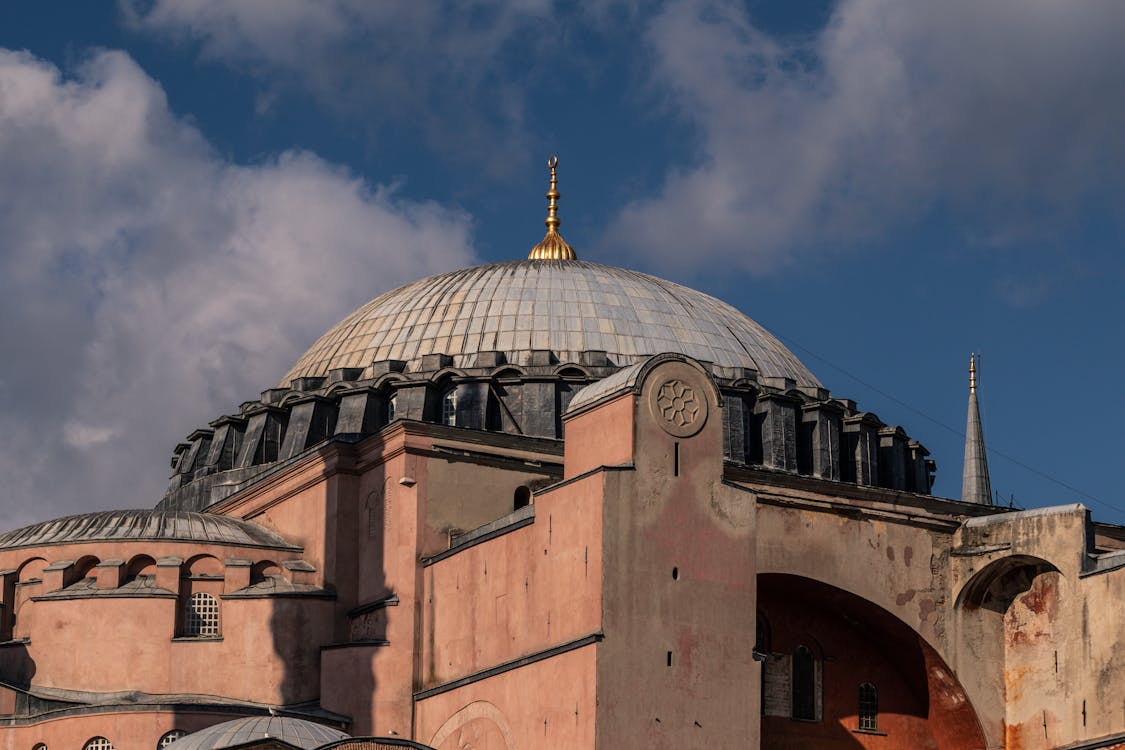 Close-up of the Hagia Sophia dome against a clear blue sky