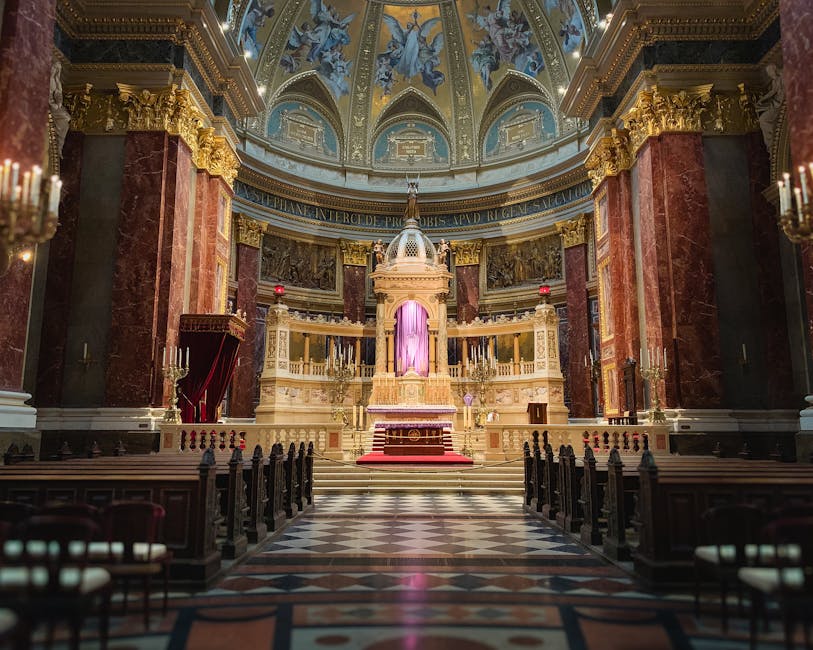St Stephens Basilica altar in the main nave