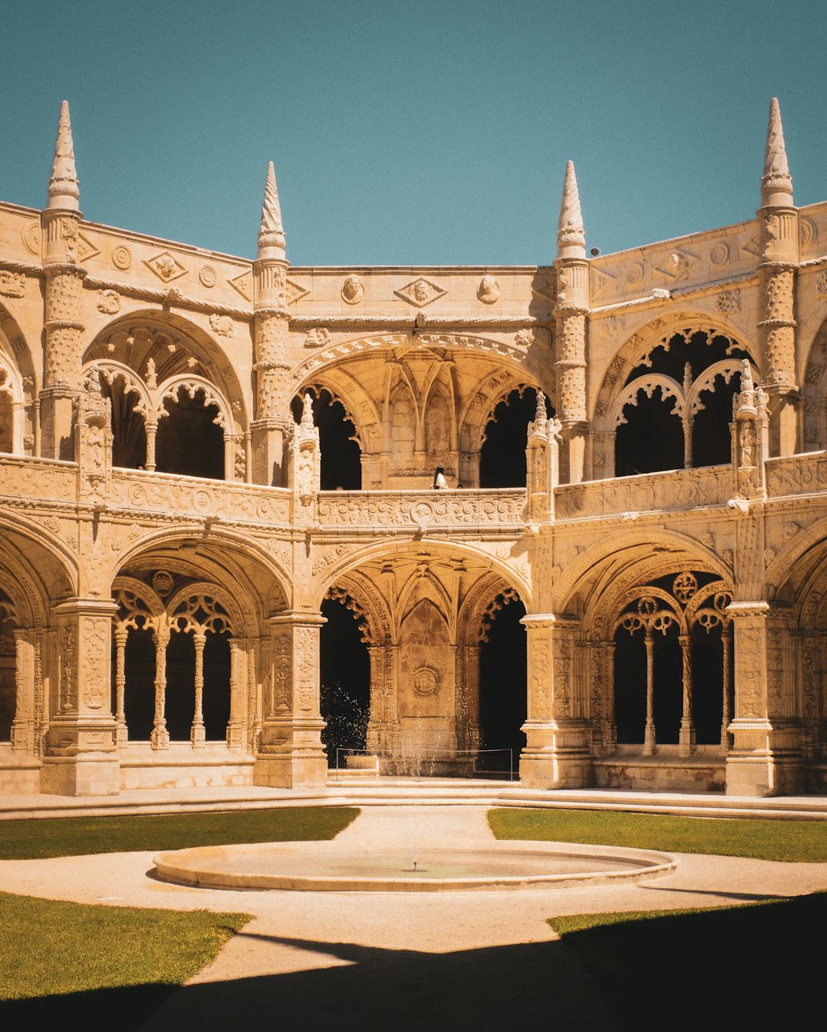 Close-up of Manueline architectural stonework at Jeronimos Monastery