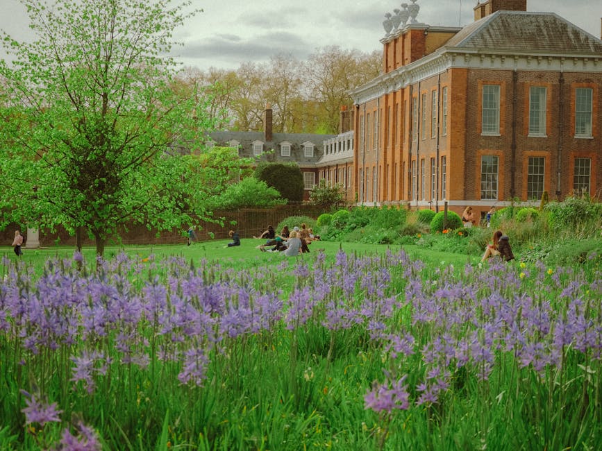 Kensington Palace spring gardens visitors