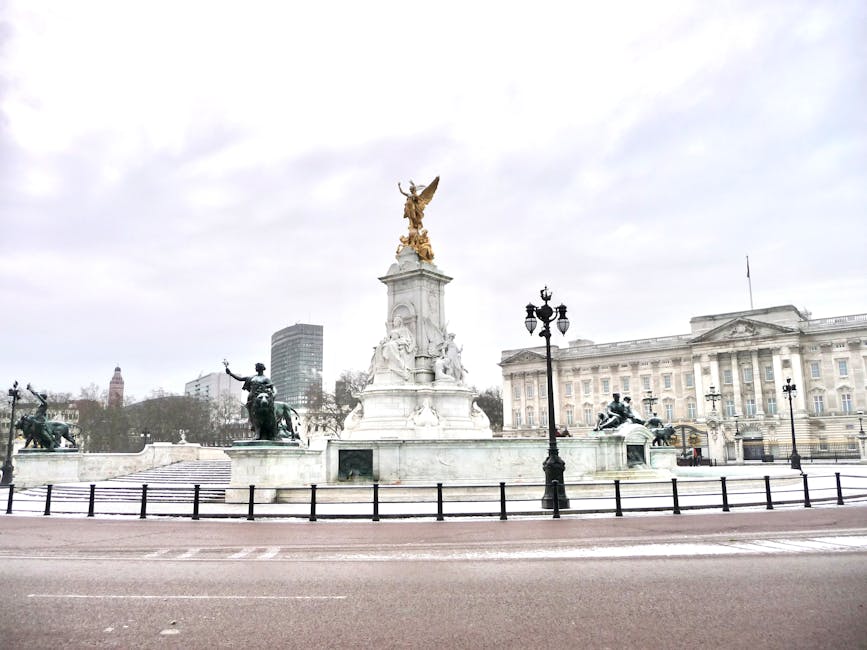 Victoria Memorial Buckingham Palace