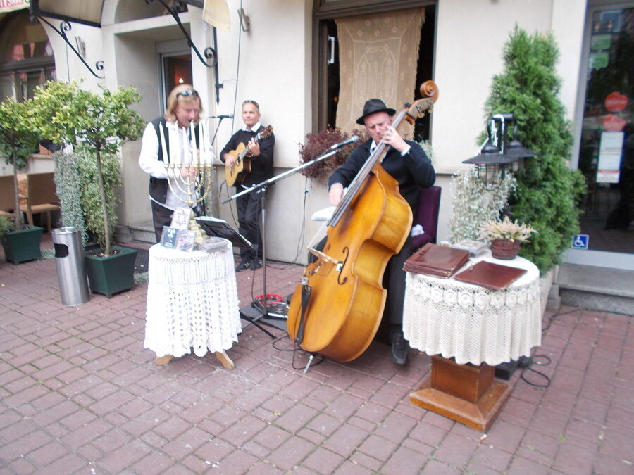 Yiddish music at Ester cafe Kazimierz Krakow